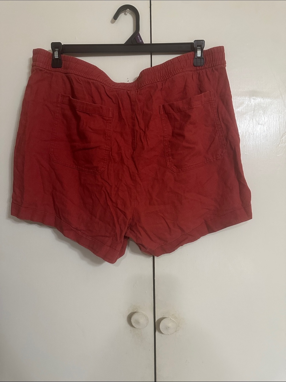 Old Navy Red Women's Casual Athletic Shorts - Picture 3 of 3